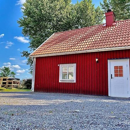 Eget Hus Med Bra Laege Och Toppstandard Linkoping Luaran gambar