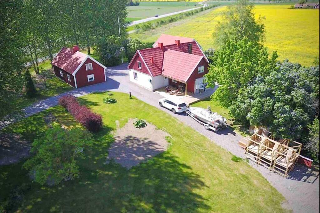 Eget Hus Med Bra Laege Och Toppstandard Linkoping Luaran gambar
