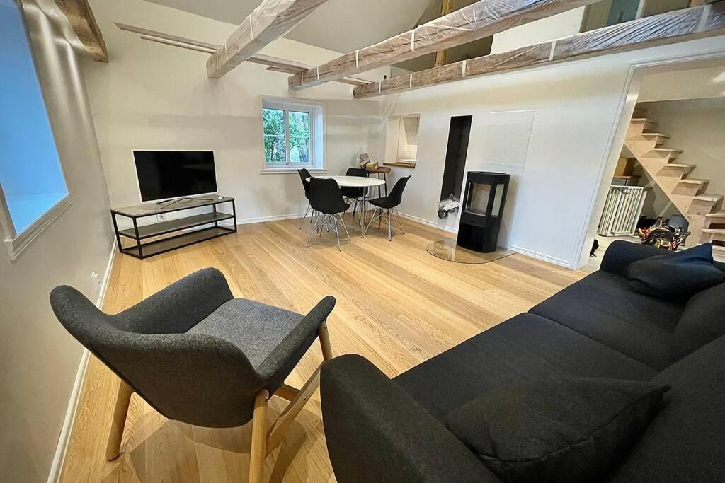 Eget Hus Med Bra Laege Och Toppstandard Linkoping Luaran gambar